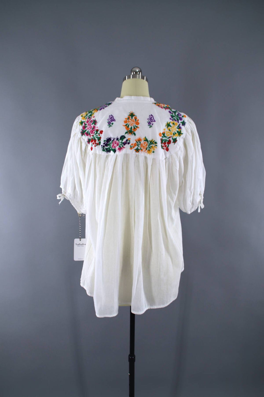 Vintage 1970s Mexican Blouse / Oaxacan Embroidered Tunic / White Cotton Gauze - ThisBlueBird