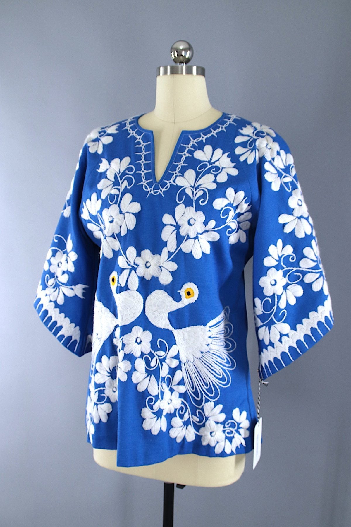 Vintage 1970s Mexican Embroidered Tunic / BLUE PEACOCKS / Oaxaca Embroidery - ThisBlueBird
