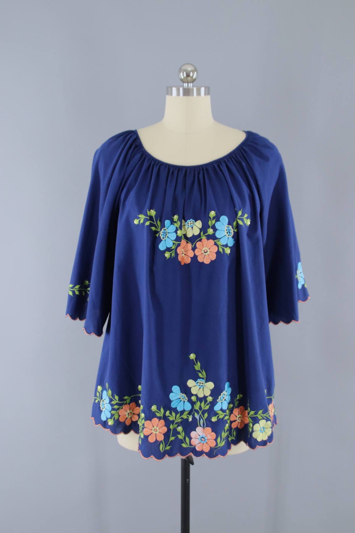 Vintage 1970s Mexican Embroidered Tunic / Navy Blue Floral / Oaxacan Embroidery - ThisBlueBird