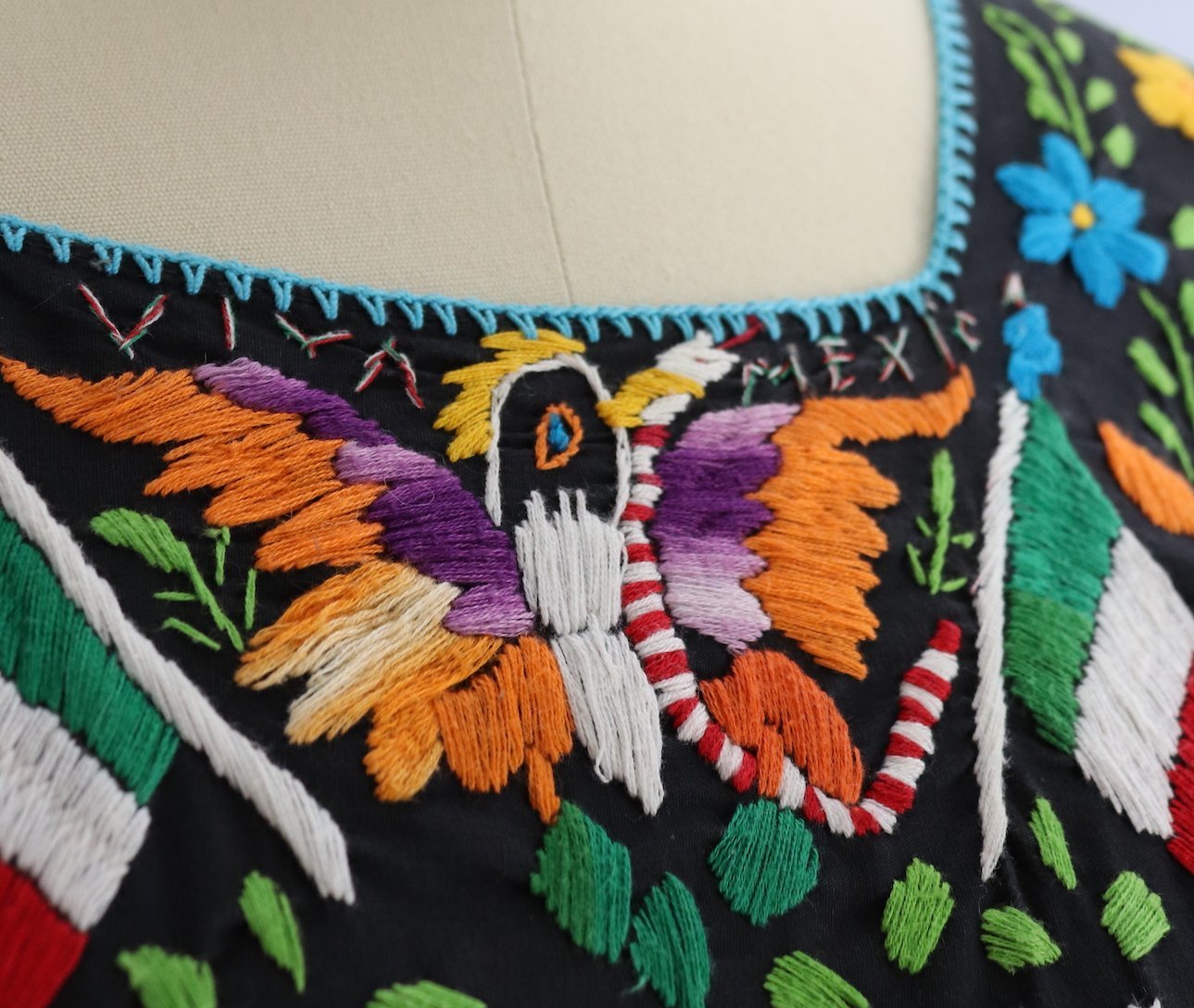 Vintage 1970s Oaxacan Mexican Embroidered Caftan Dress / Viva Mexico - ThisBlueBird