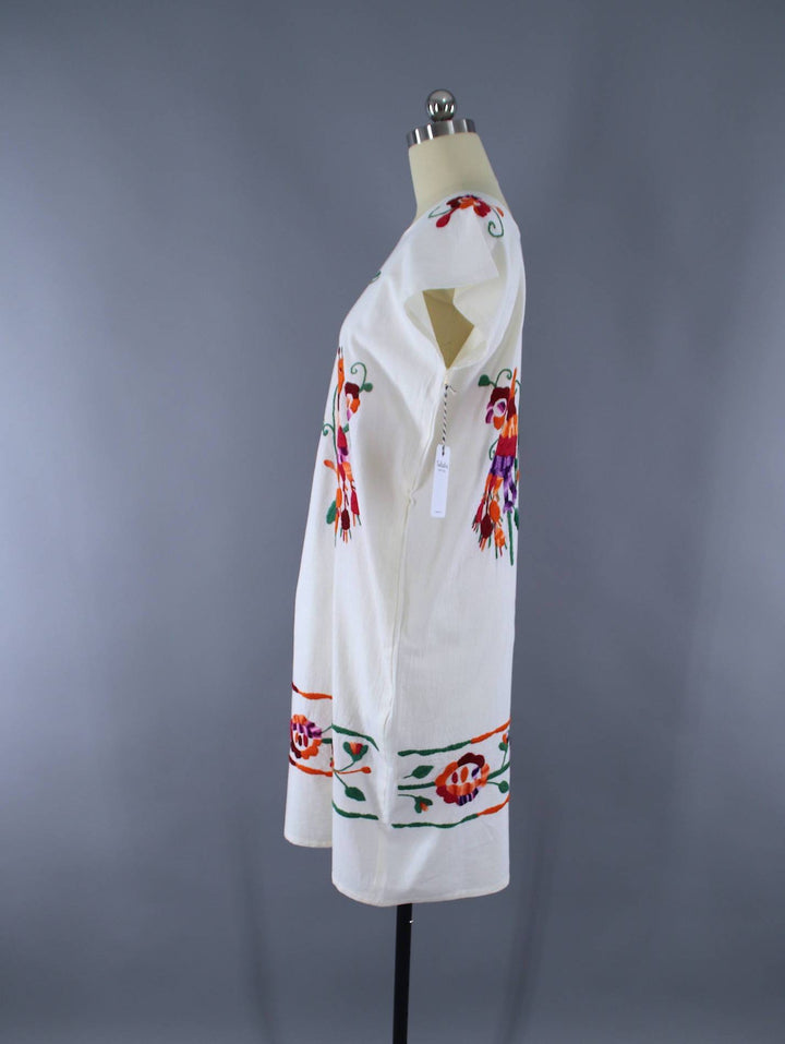 Vintage 1970s Oaxacan Mexican Embroidered Cotton Gauze Caftan Dress / White &amp; Orange Birds - ThisBlueBird