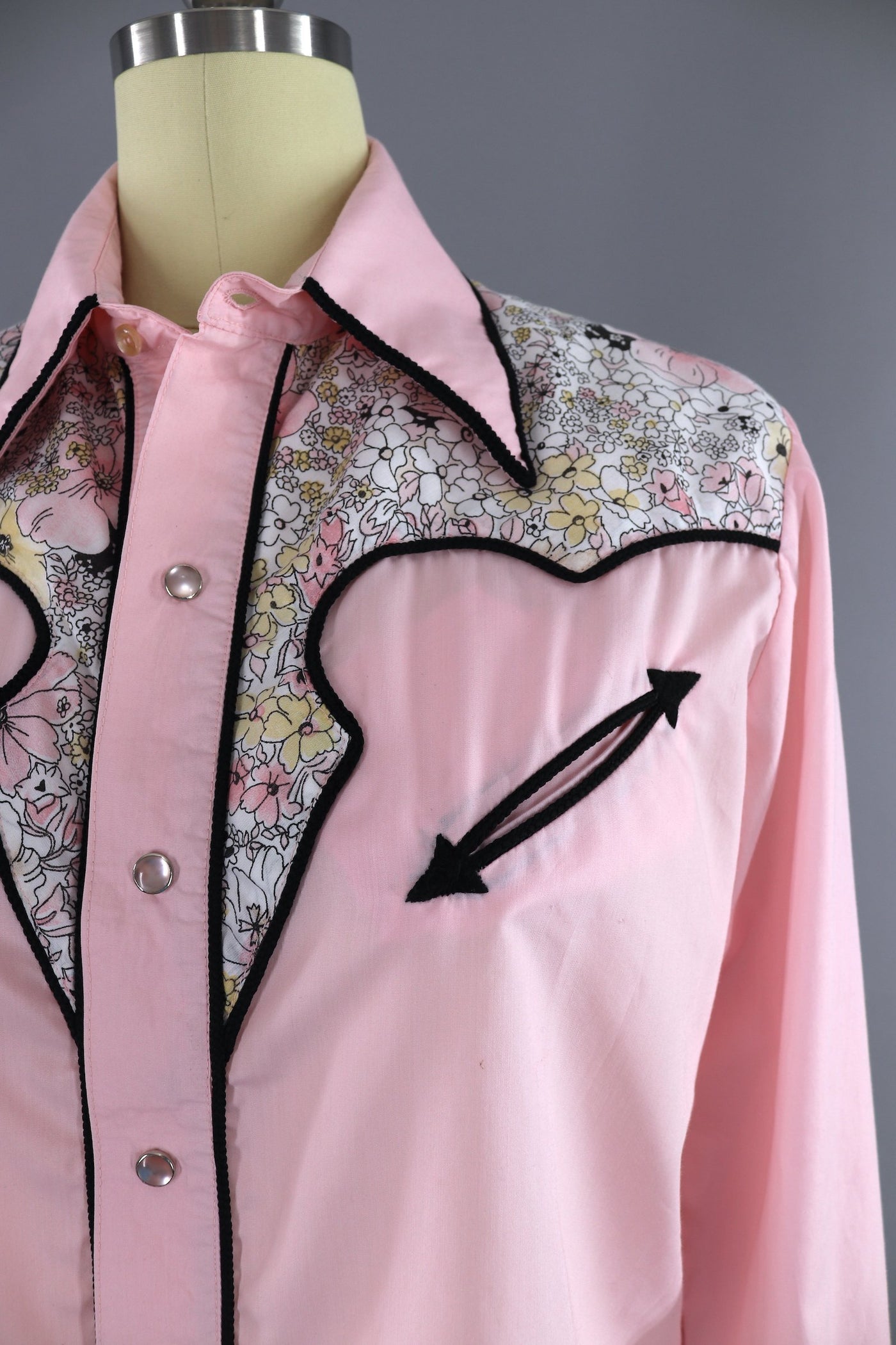 Vintage 1970s Pink Floral Print Western Shirt - ThisBlueBird