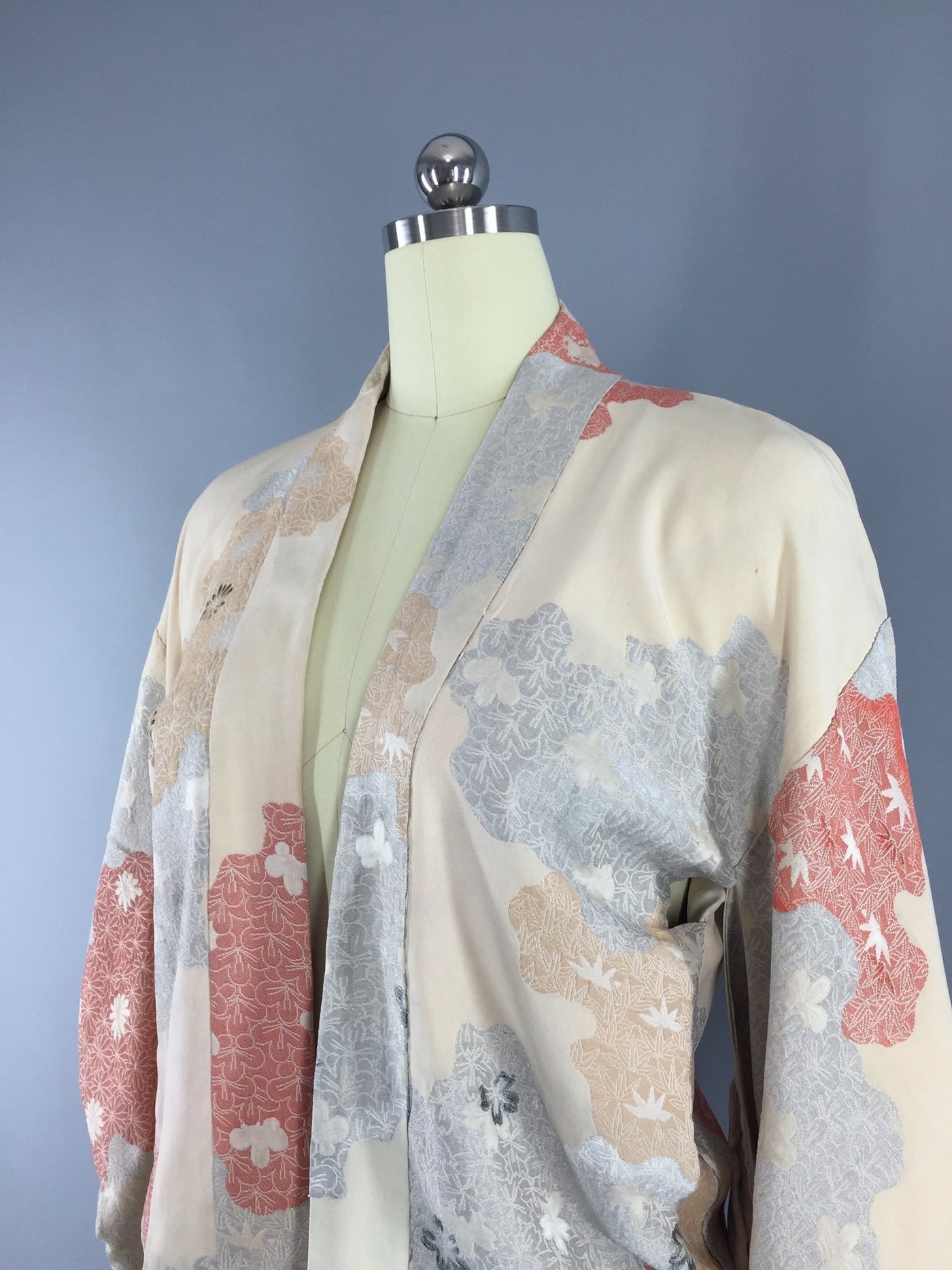 Vintage 1970s Silk Haori Kimono Cardigan / Ivory Terra Cotta Urushi - ThisBlueBird