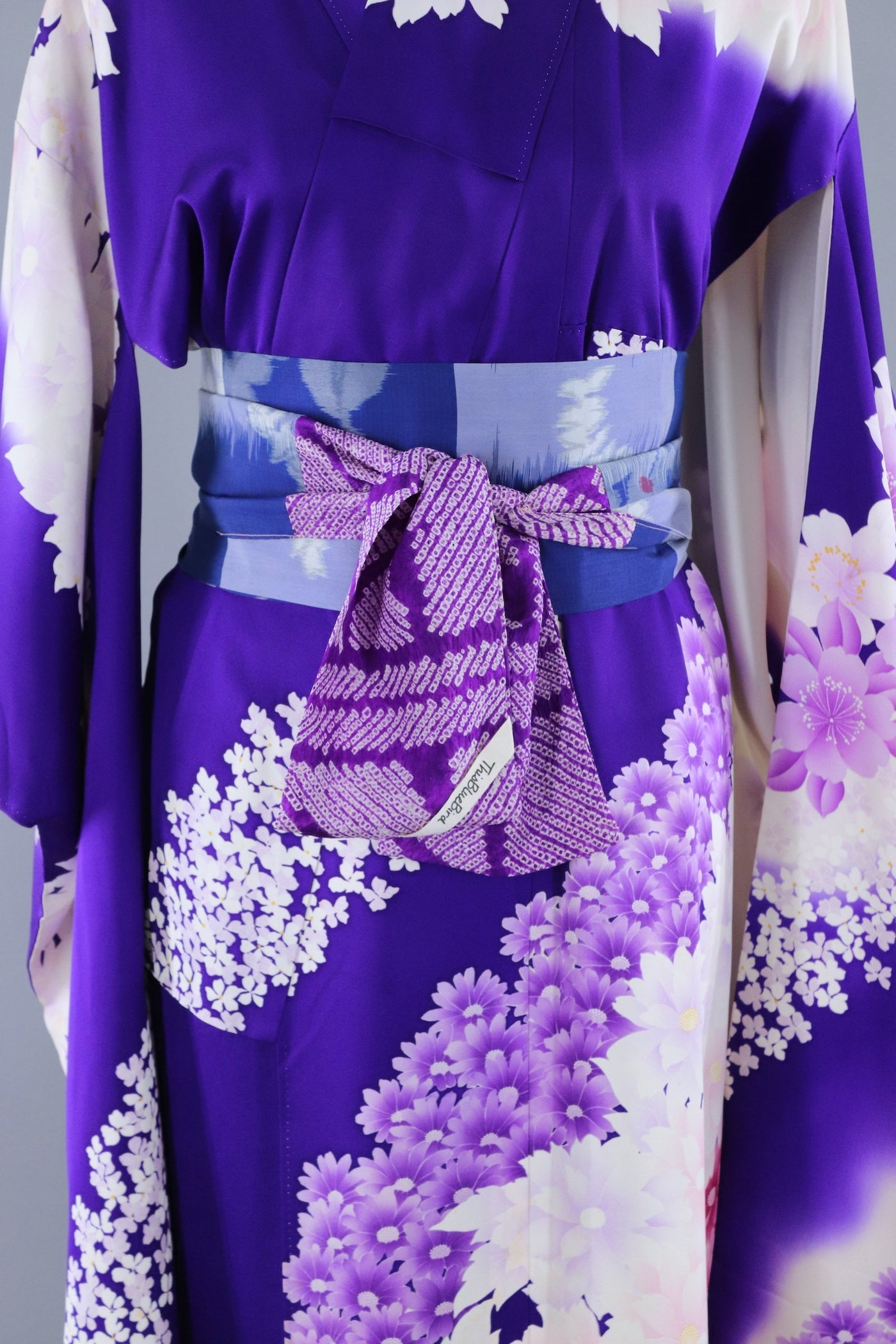 Vintage 1970s Silk Kimono Robe Furisode / Purple & White Floral Print - ThisBlueBird