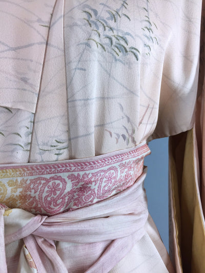 Vintage 1970s Vintage Kimono Robe / Peach & Grey Abstract Print - ThisBlueBird