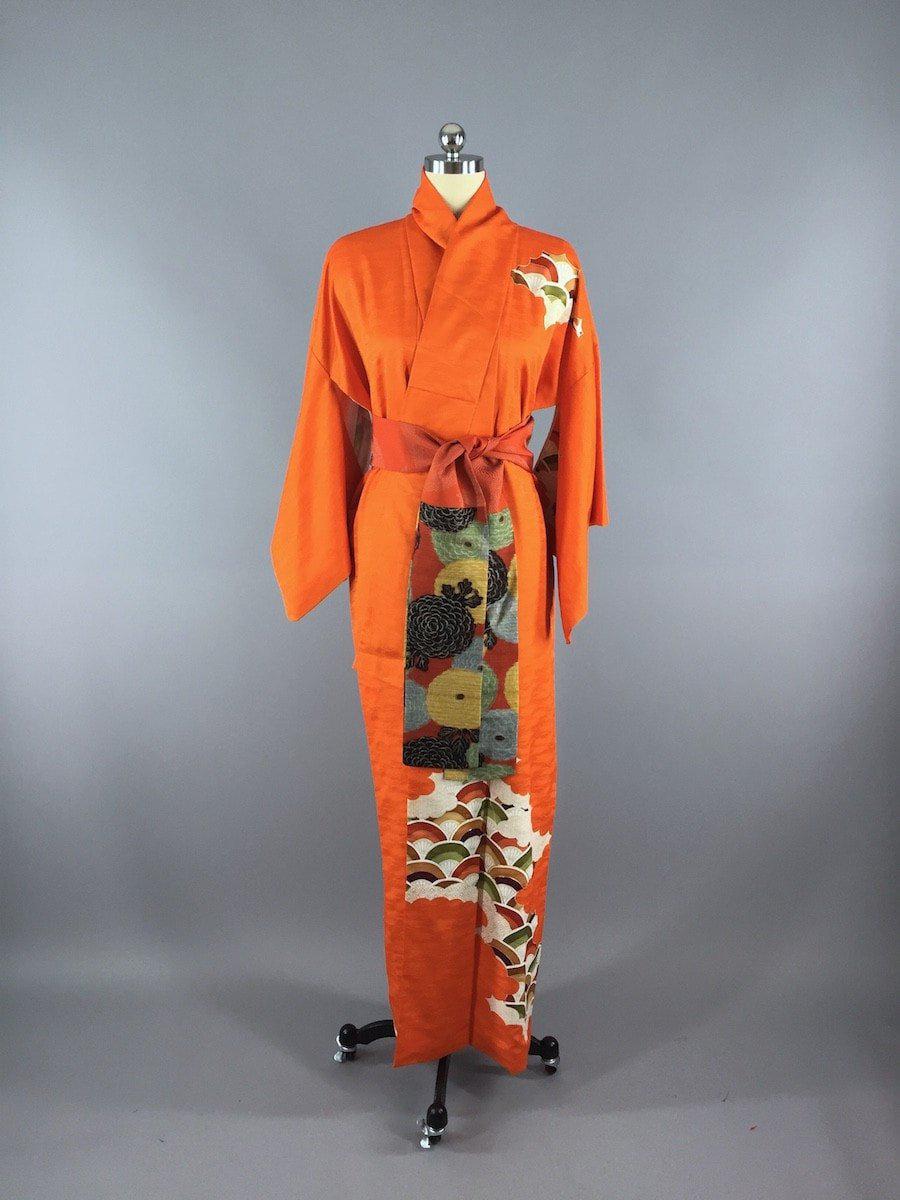Vintage 1970s Vintage Silk Kimono Robe / Fan Print - ThisBlueBird