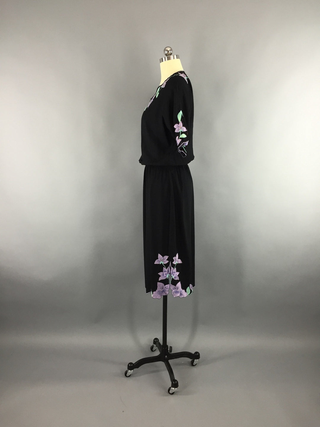 Vintage 1980s Dress / Bali Cutwork Embroidery  ThisBlueBird