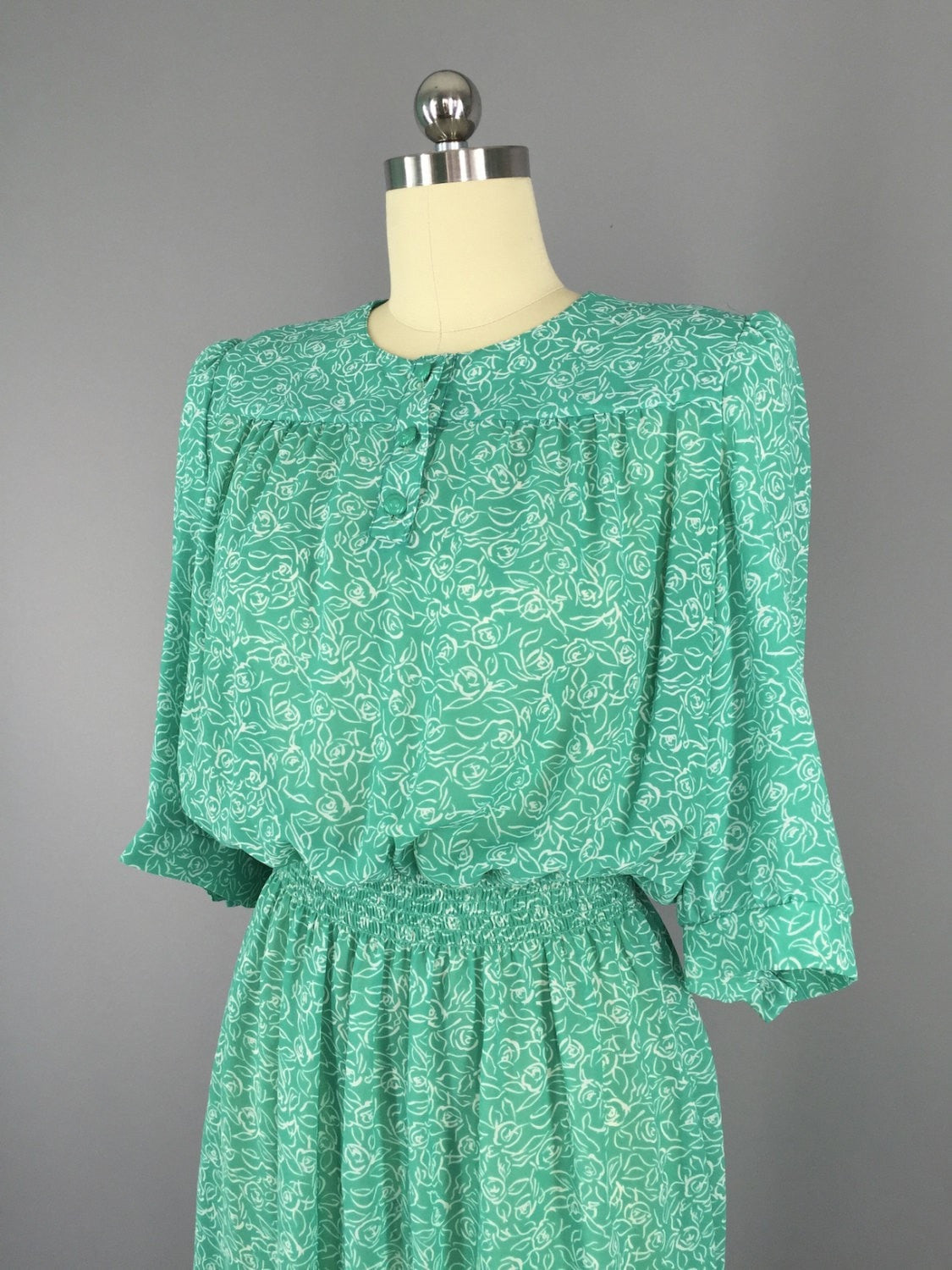 Vintage 1980s Dress / Mint Green Chiffon / Lady Carol - ThisBlueBird