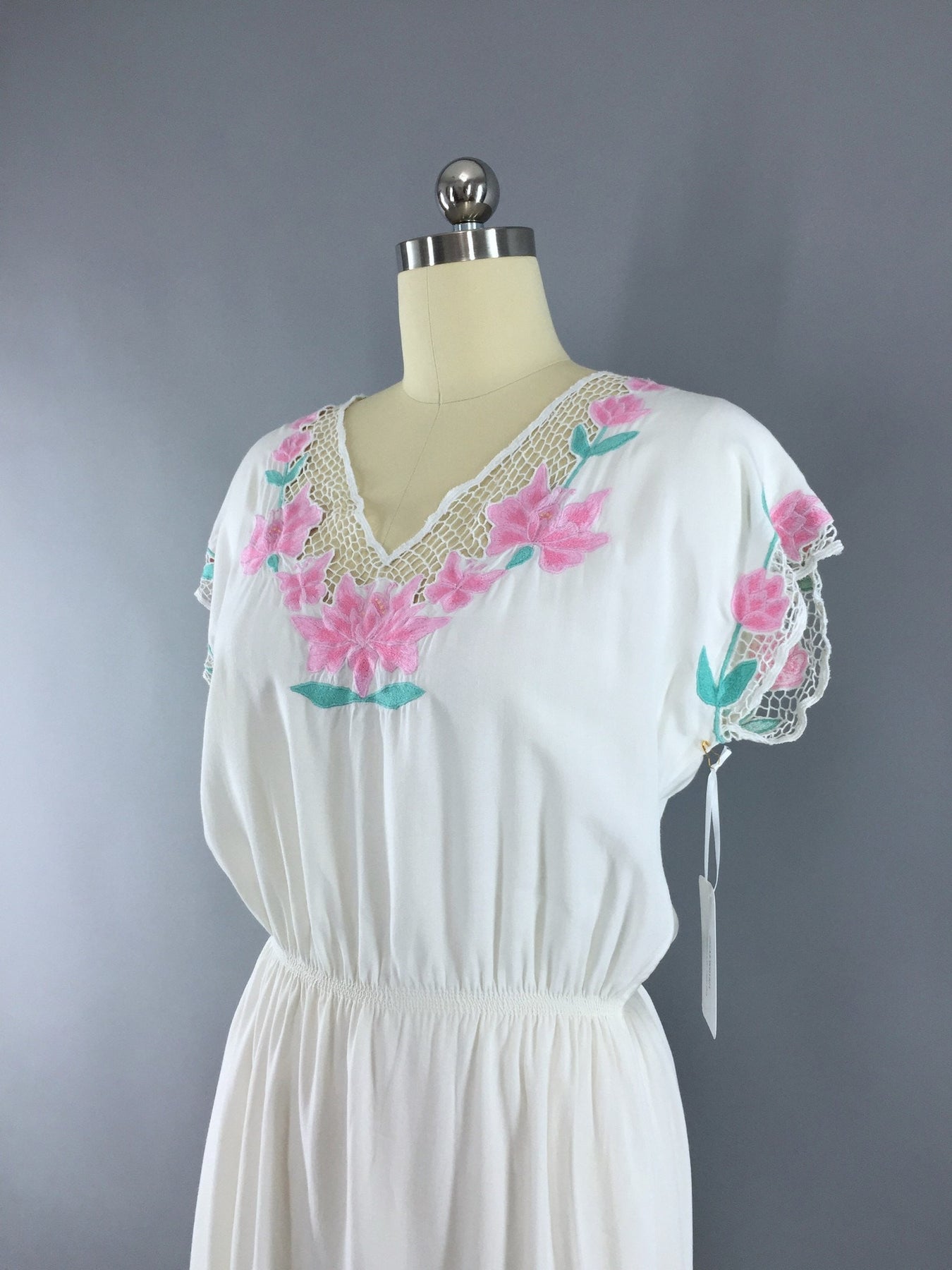 Vintage 1980s Dress / White Bali Embroidered Floral – ThisBlueBird