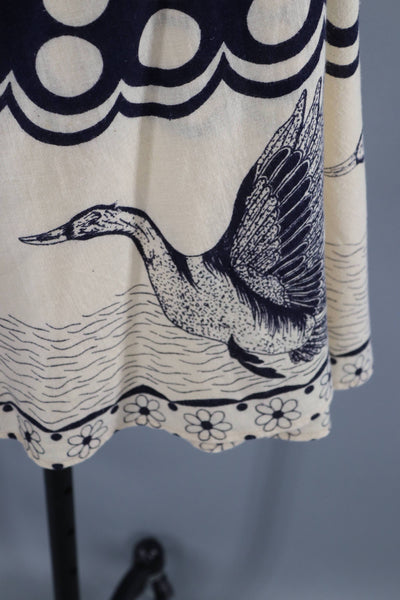 Vintage 1980s Flying Geese Ducks Novelty Print Wrap Skirt - ThisBlueBird