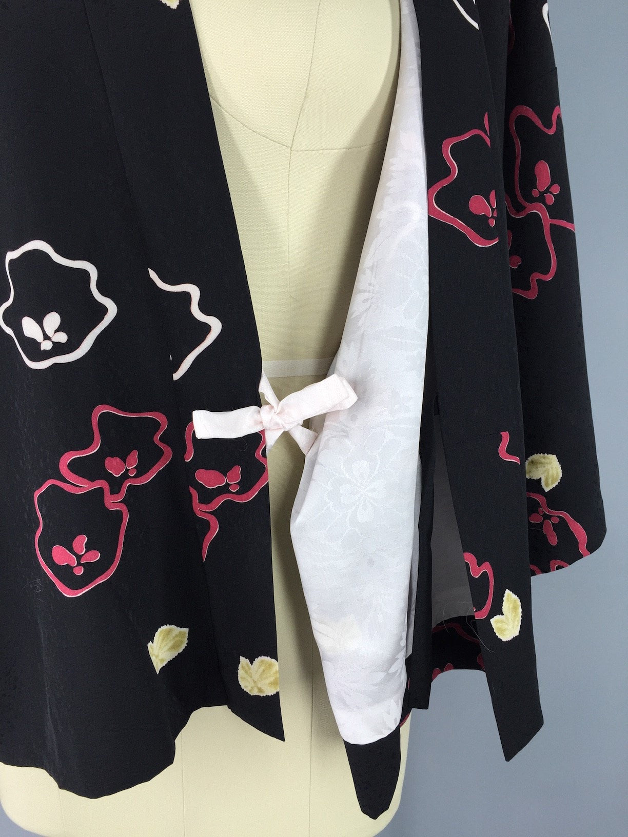 Vintage 1980s Haori Kimono Cardigan Jacket / Black Wrap Coat Douchugi - ThisBlueBird