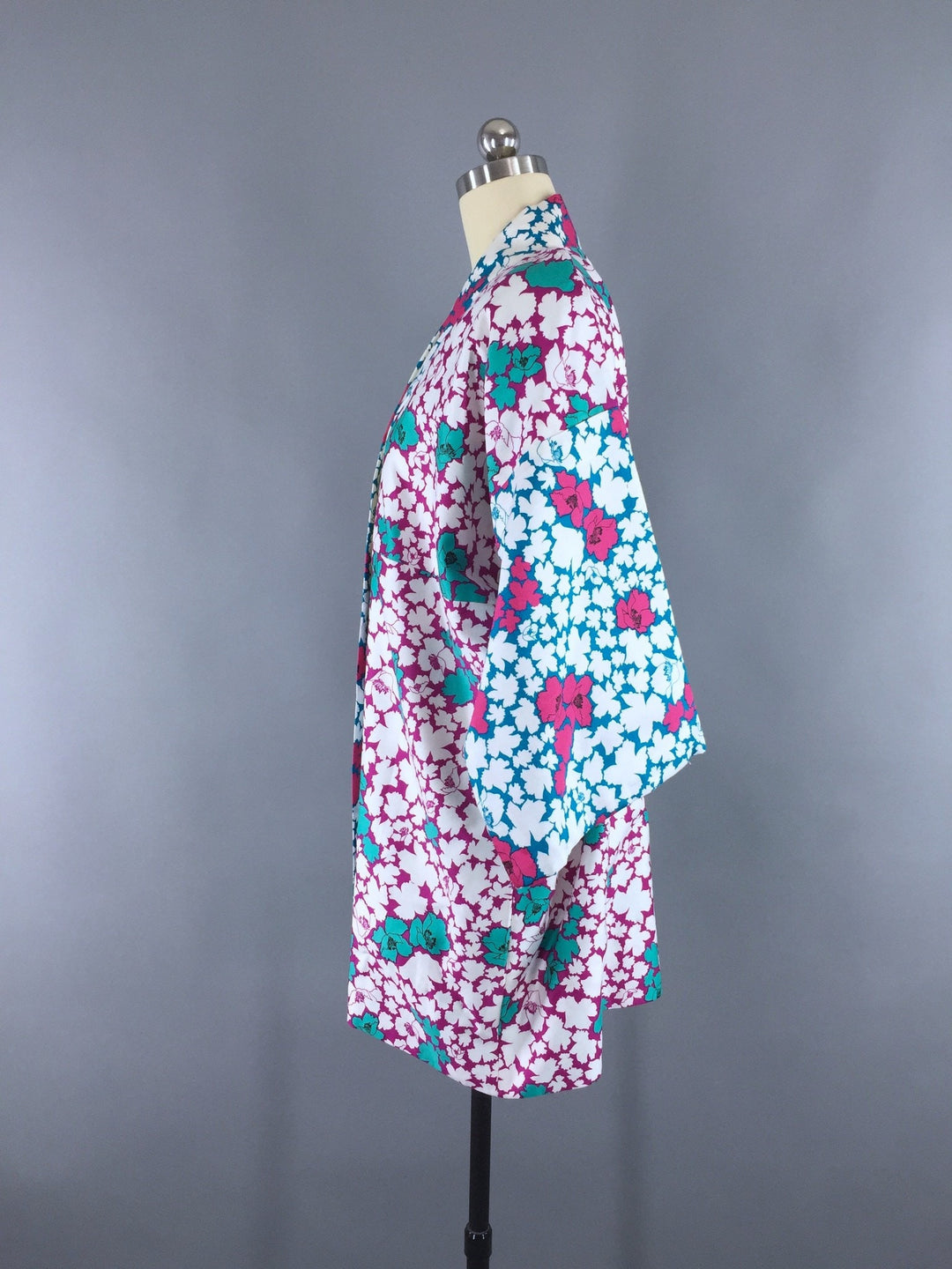 Vintage 1980s Happi Coat Kimono Cardigan / White Floral Cotton Sateen - ThisBlueBird