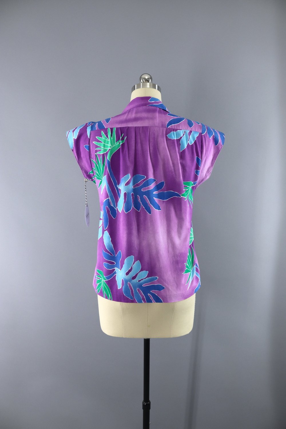 Vintage 1980s Hawaiian Print Blouse / Purple Floral Hilo Hattie - ThisBlueBird