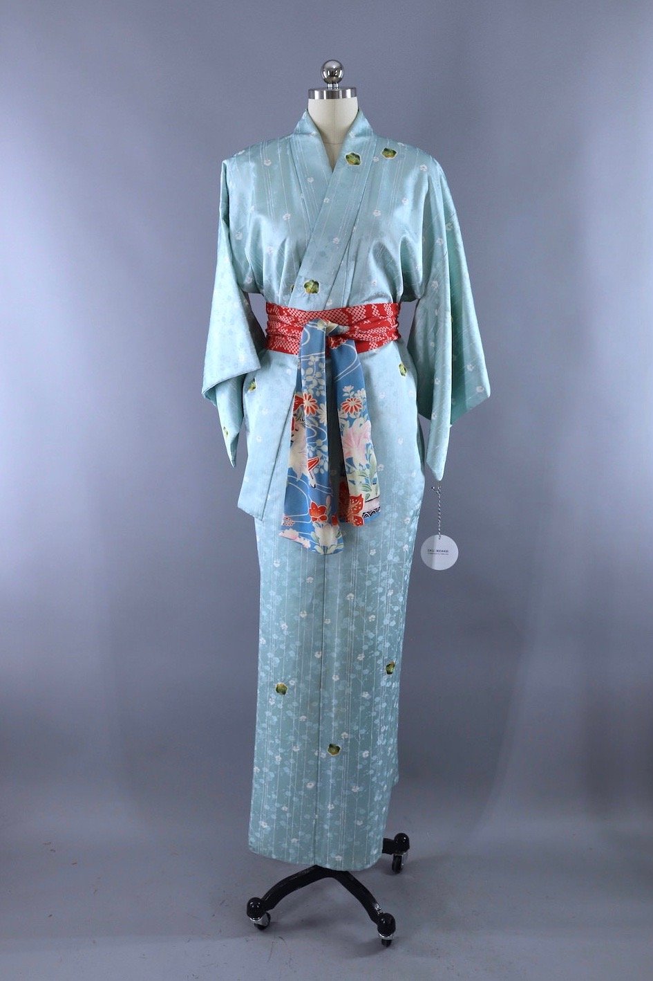 Vintage 1980s Kimono Robe / Pale Blue Floral Shibori - ThisBlueBird