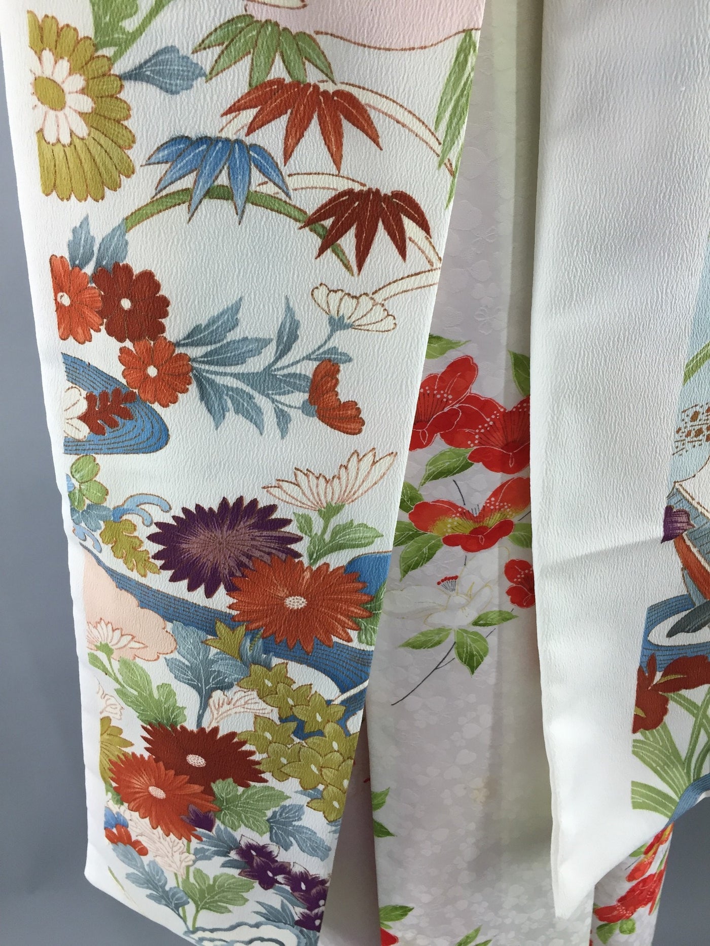 Vintage 1980s Kimono Robe / Red White Floral Print - ThisBlueBird