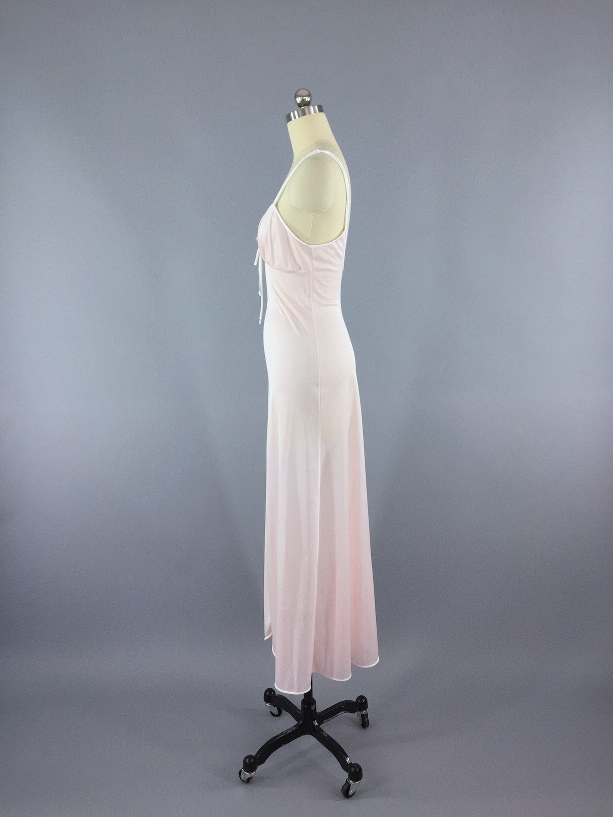 Vintage 1980s Nightgown / Pastel Pink - ThisBlueBird