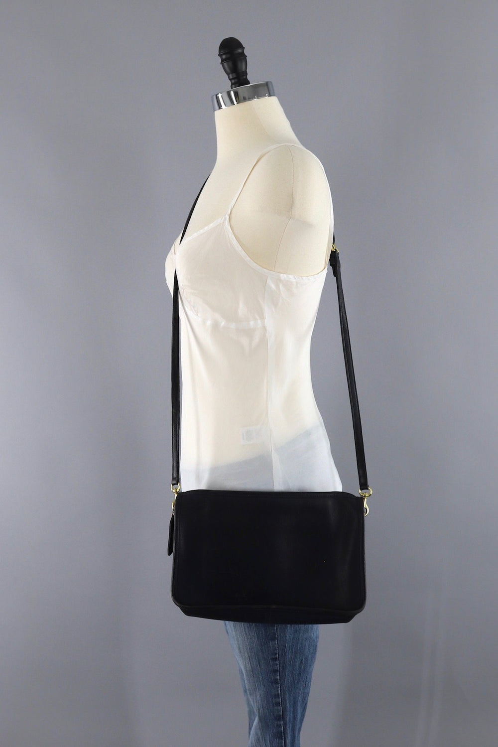 Vintage Black Leather Coach Crossbody Bag B2P 9455 - ThisBlueBird