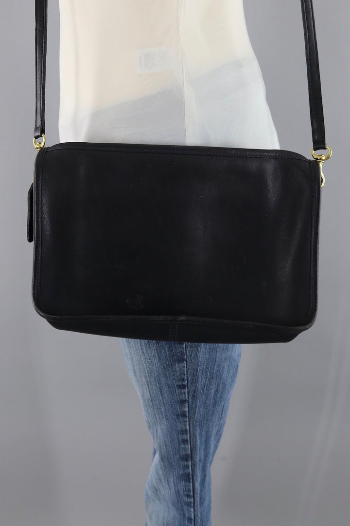 Vintage Black Leather Coach Crossbody Bag B2P 9455 - ThisBlueBird