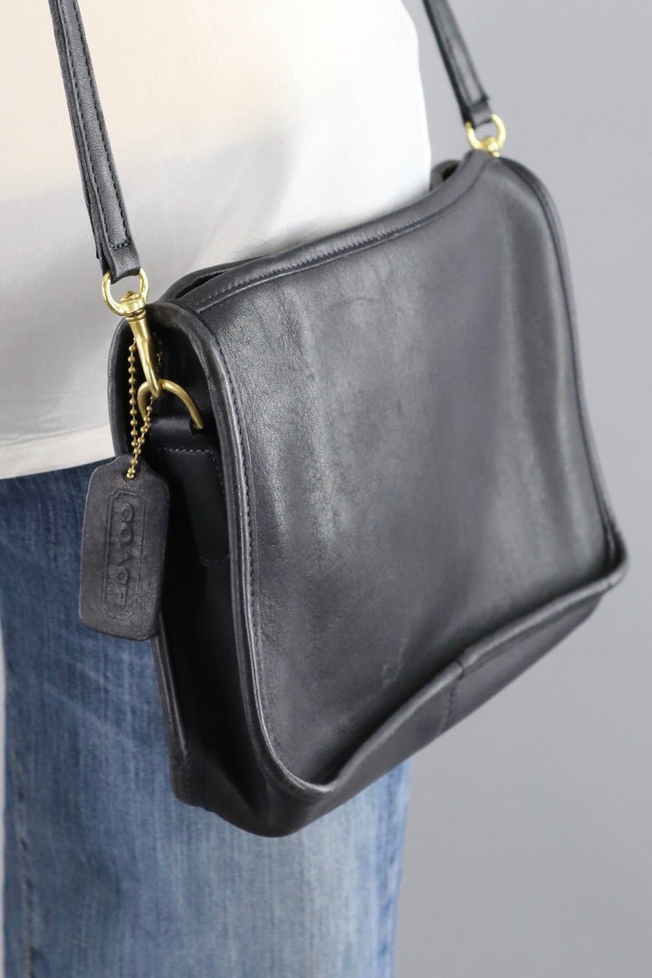 Vintage Black Leather Coach Crossbody Bag B2P 9455 - ThisBlueBird