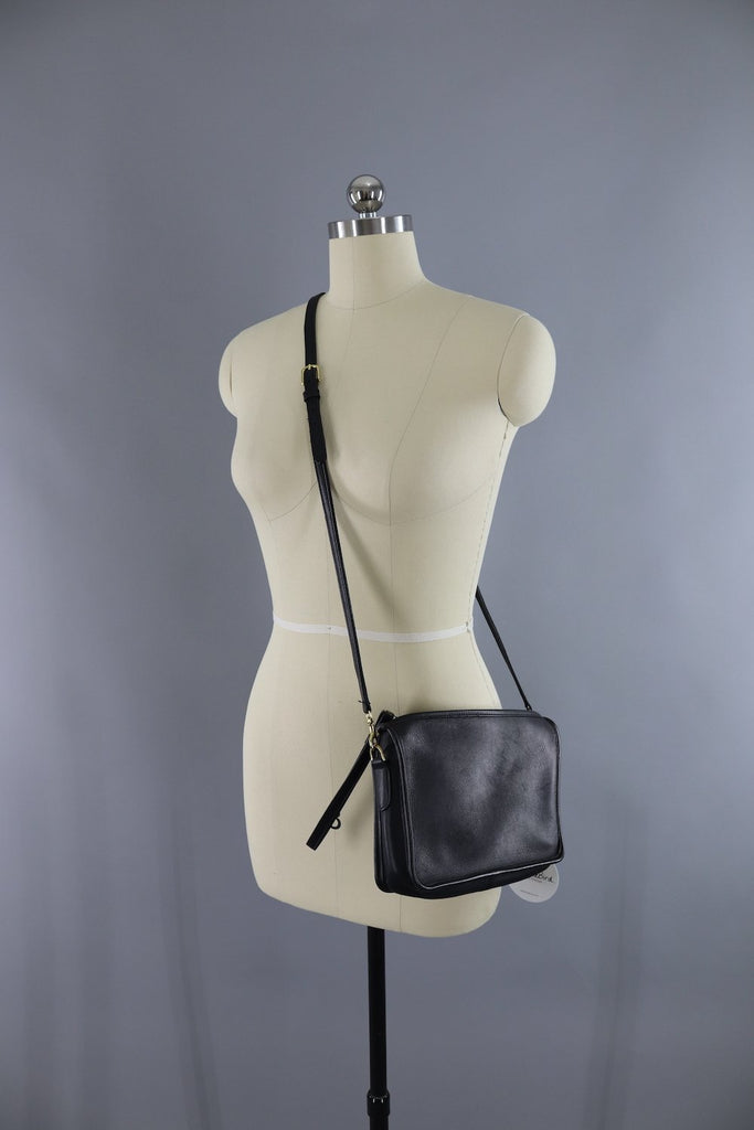 Vintage Black Leather Coach Crossbody Bag B2P 9455 – ThisBlueBird
