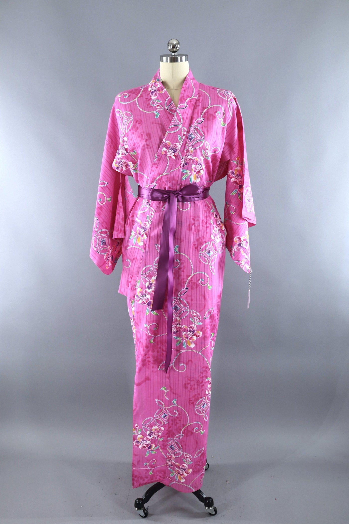 Vintage Cotton Yukata Kimono Robe / Pink Batik Floral Print - ThisBlueBird
