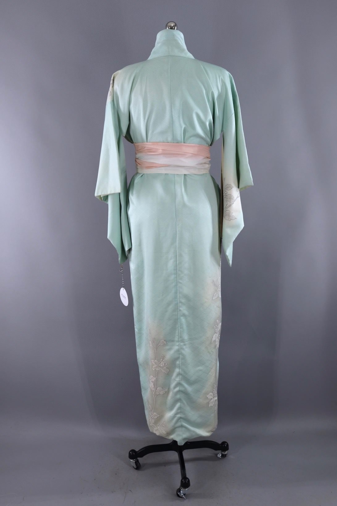 Vintage Ice Blue Silk Kimono Robe with Pink and Silver Urushi Embroide ...