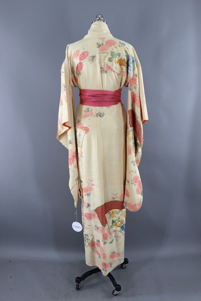 Vintage Ivory Embroidered Floral Silk Kimono – ThisBlueBird