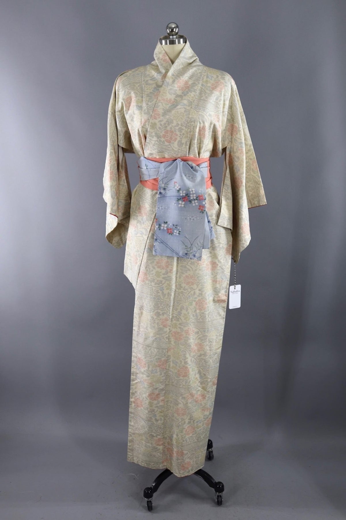 Vintage Kimono Robe / Ivory Coral Pink Floral Ikat – ThisBlueBird