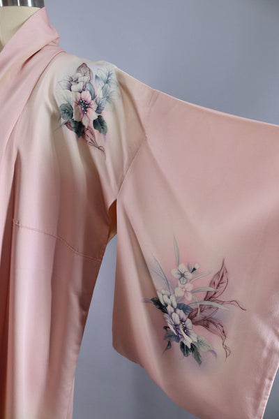 Vintage Kimono Robe / Pastel Pink Floral Print - ThisBlueBird