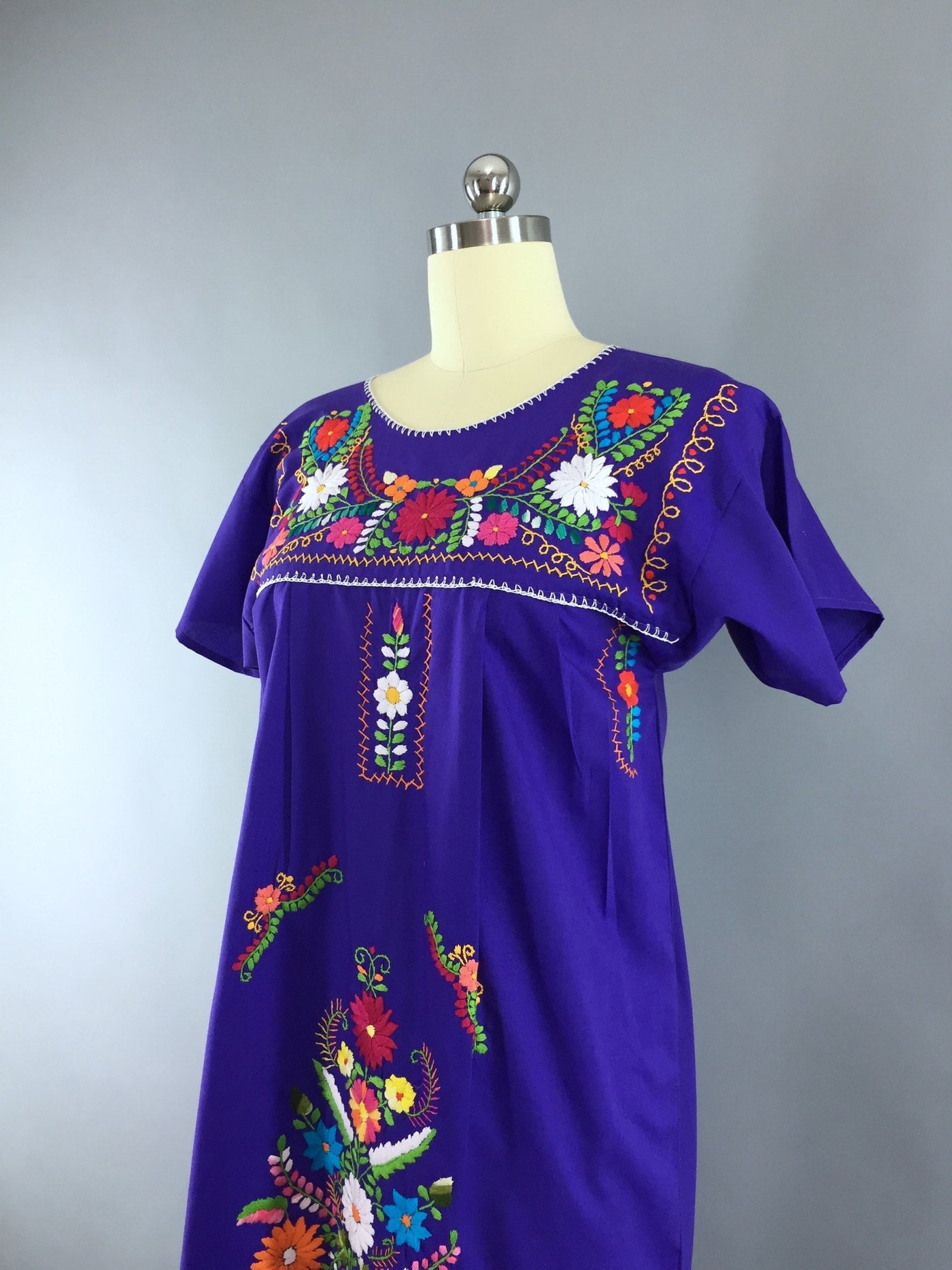 Vintage Mexican Dress / Oaxacan Embroidered Caftan - ThisBlueBird