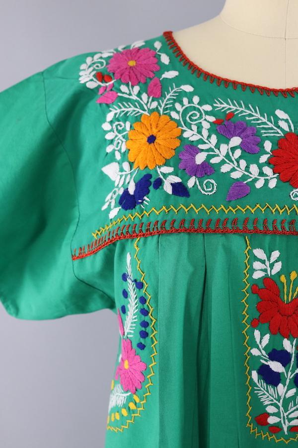 Vintage Mexican Dress / Oaxacan Embroidered Caftan / Green Cotton Huipil - ThisBlueBird