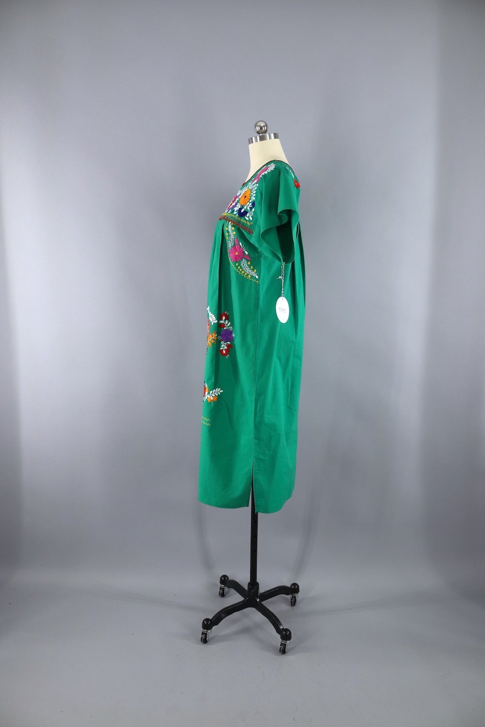 Vintage Mexican Dress / Oaxacan Embroidered Caftan / Green Cotton Huipil - ThisBlueBird