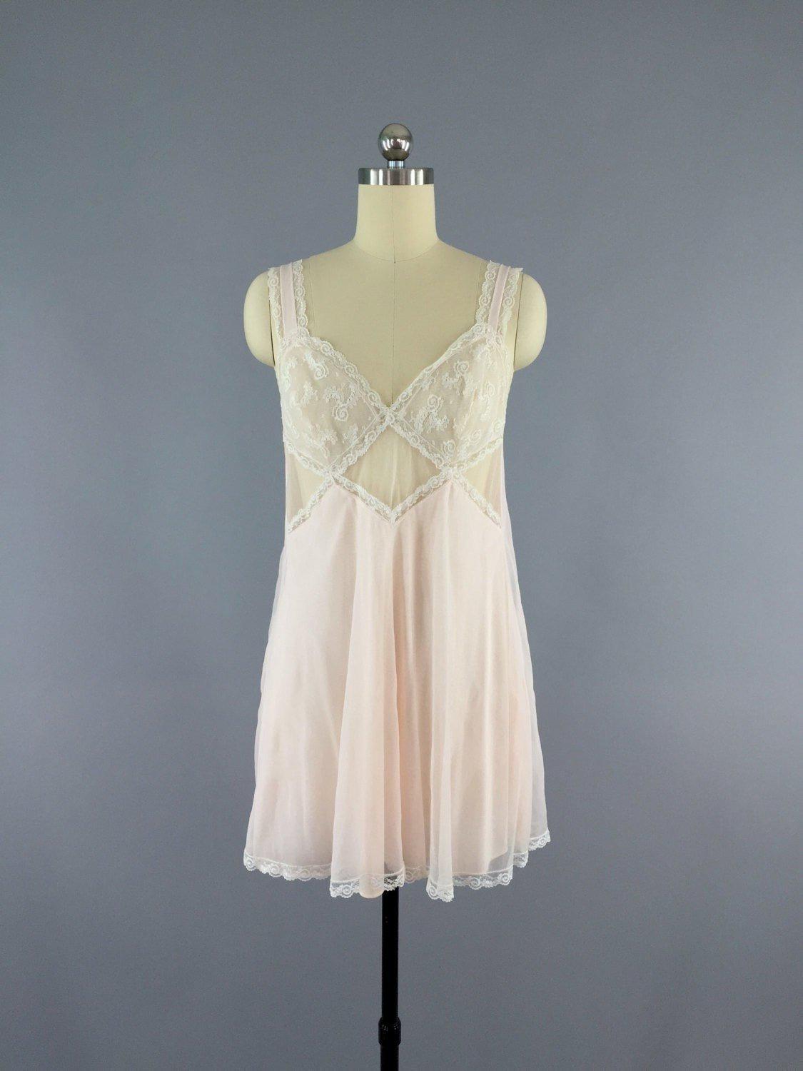 Vintage Pink Nightgown / Nightie - ThisBlueBird