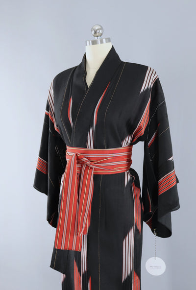 Vintage Silk Kimono Robe / Black and Red Arrows - ThisBlueBird