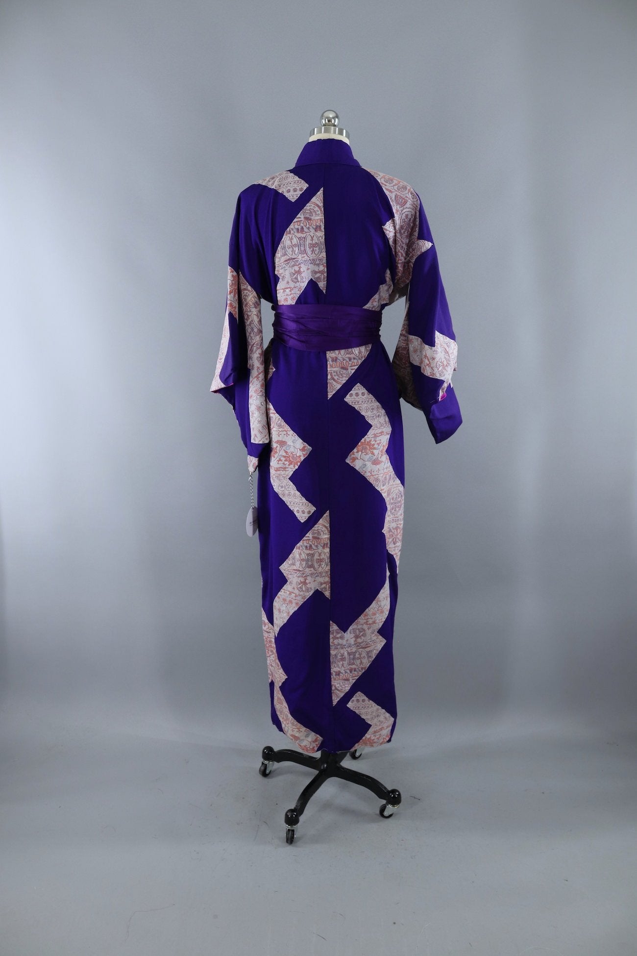 Vintage Silk Kimono Robe / Blue and Pink Urushi Embroidery - ThisBlueBird
