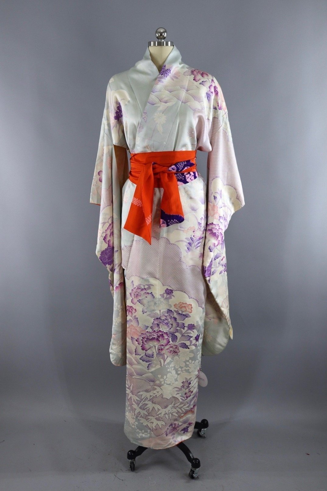 Vintage Silk Kimono Robe / Ice blue and Lavender Floral - ThisBlueBird
