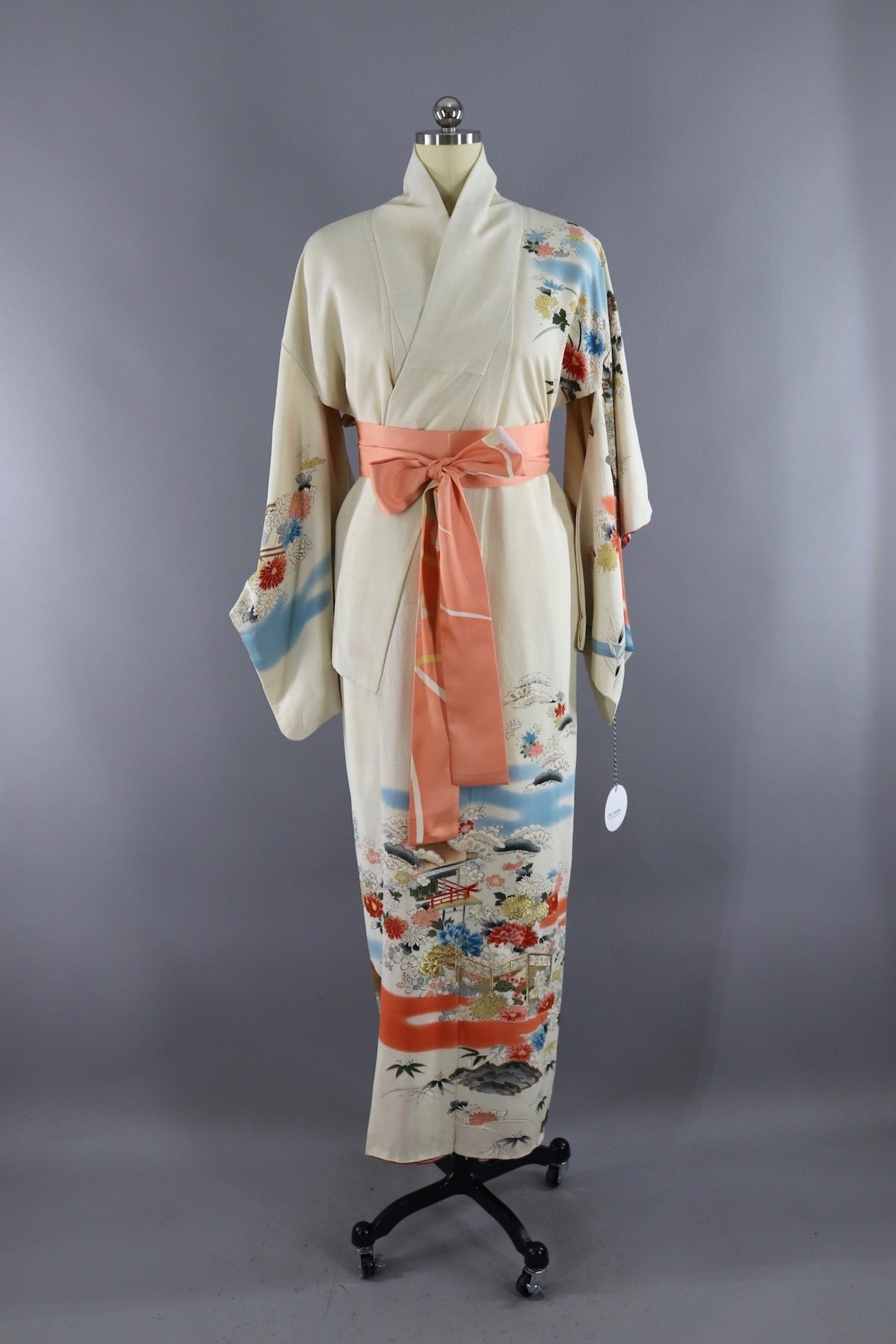 Vintage Silk Kimono Robe in Ivory and Gold Embroidery - ThisBlueBird