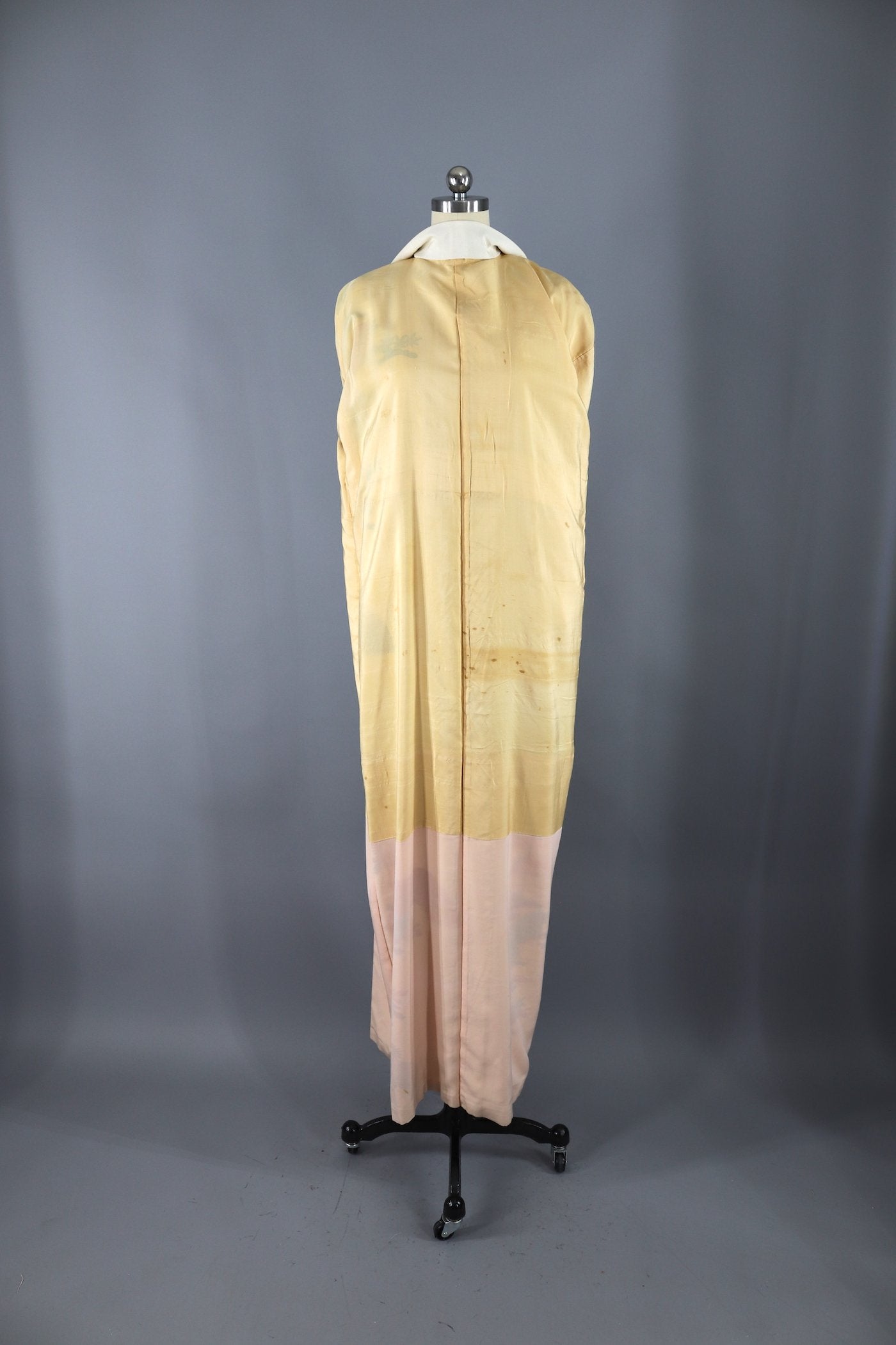 Vintage Silk Kimono Robe / Ivory and Pink Fans - ThisBlueBird