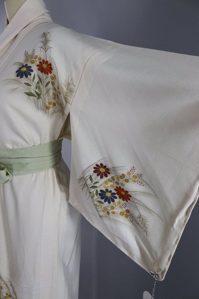 Vintage Silk Kimono Robe / Ivory Floral Print - ThisBlueBird