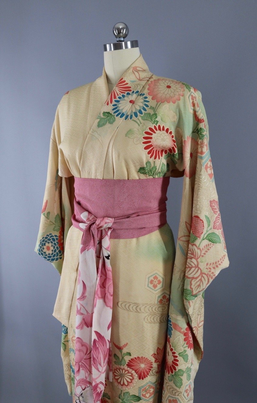 Vintage Silk Kimono Robe / Ivory & Pink Floral - ThisBlueBird