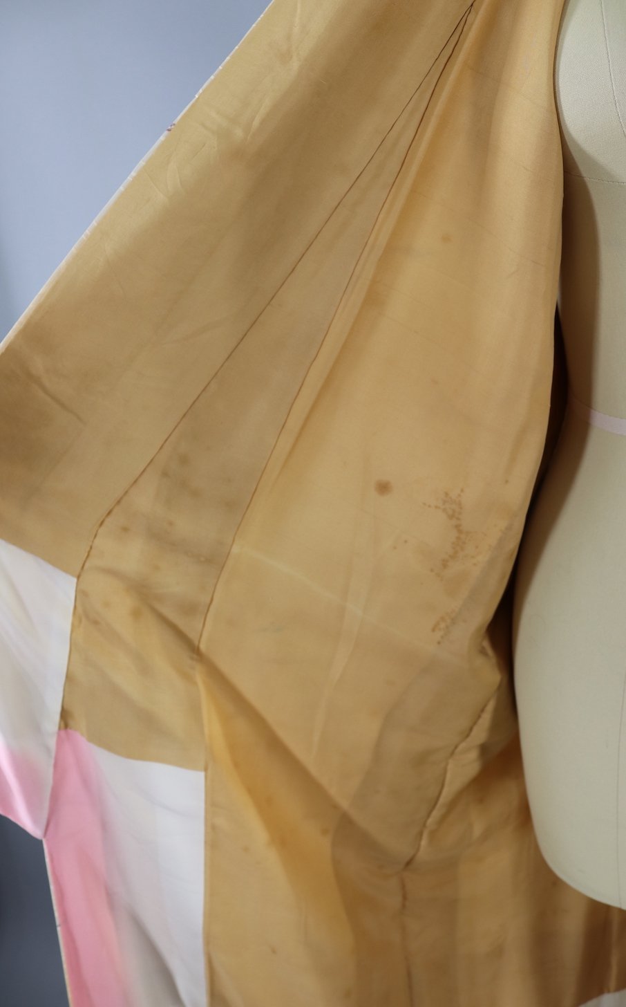 Vintage Silk Kimono Robe / Ivory &amp; Pink Flying Cranes - ThisBlueBird