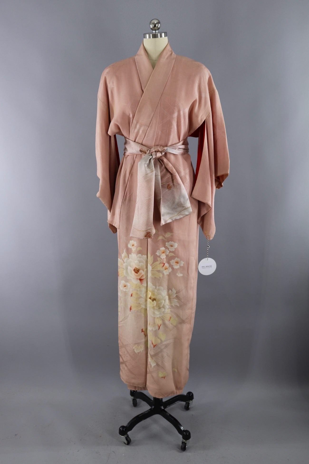 Vintage Silk Kimono Robe / Light Blush Pink Peony Print - ThisBlueBird