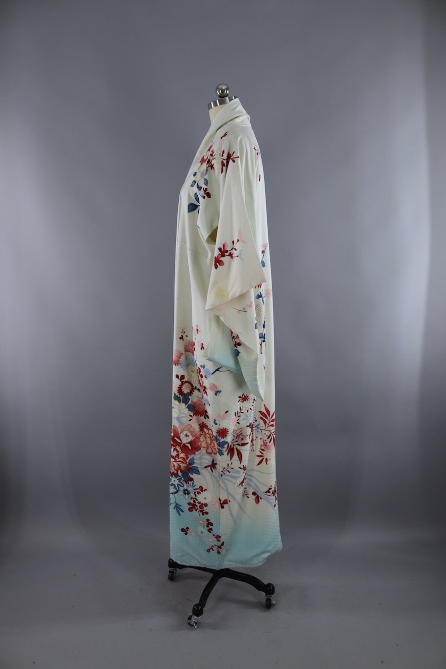 Vintage Silk Kimono Robe / Pale Blue Floral - ThisBlueBird
