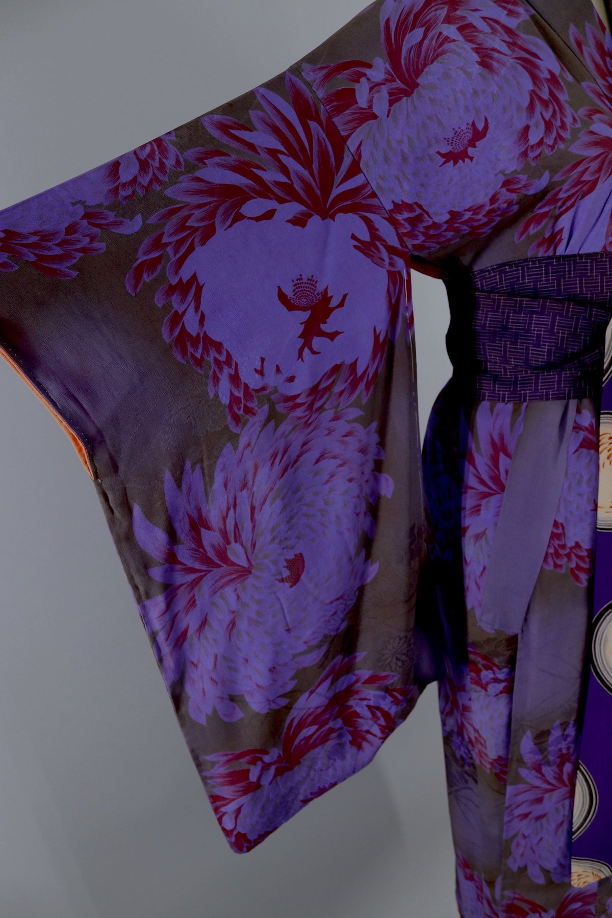 Vintage Silk Kimono Robe / Purple Chrysanthemum Floral Print – ThisBlueBird
