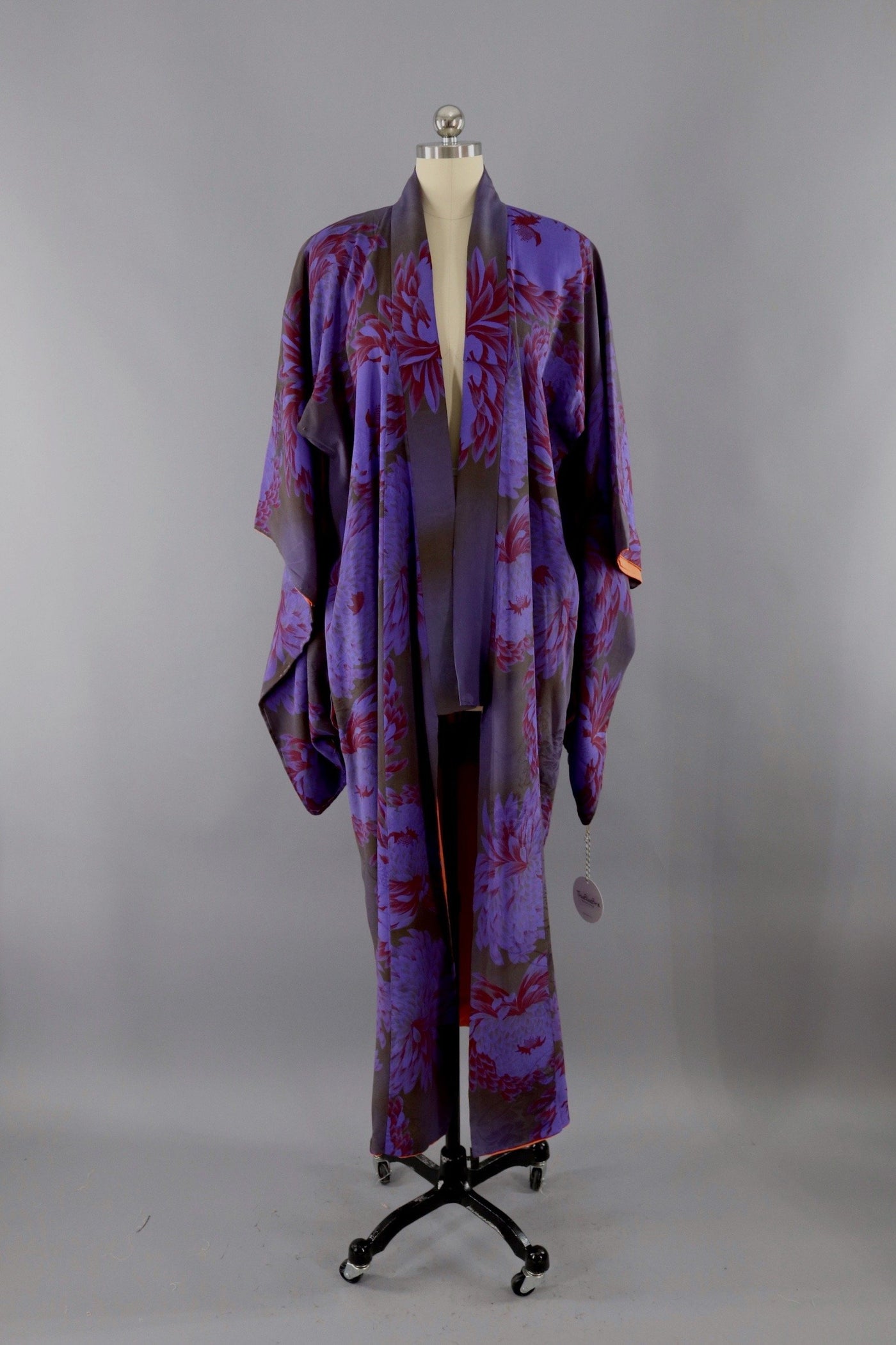 Vintage Silk Kimono Robe / Purple Chrysanthemum Floral Print – ThisBlueBird
