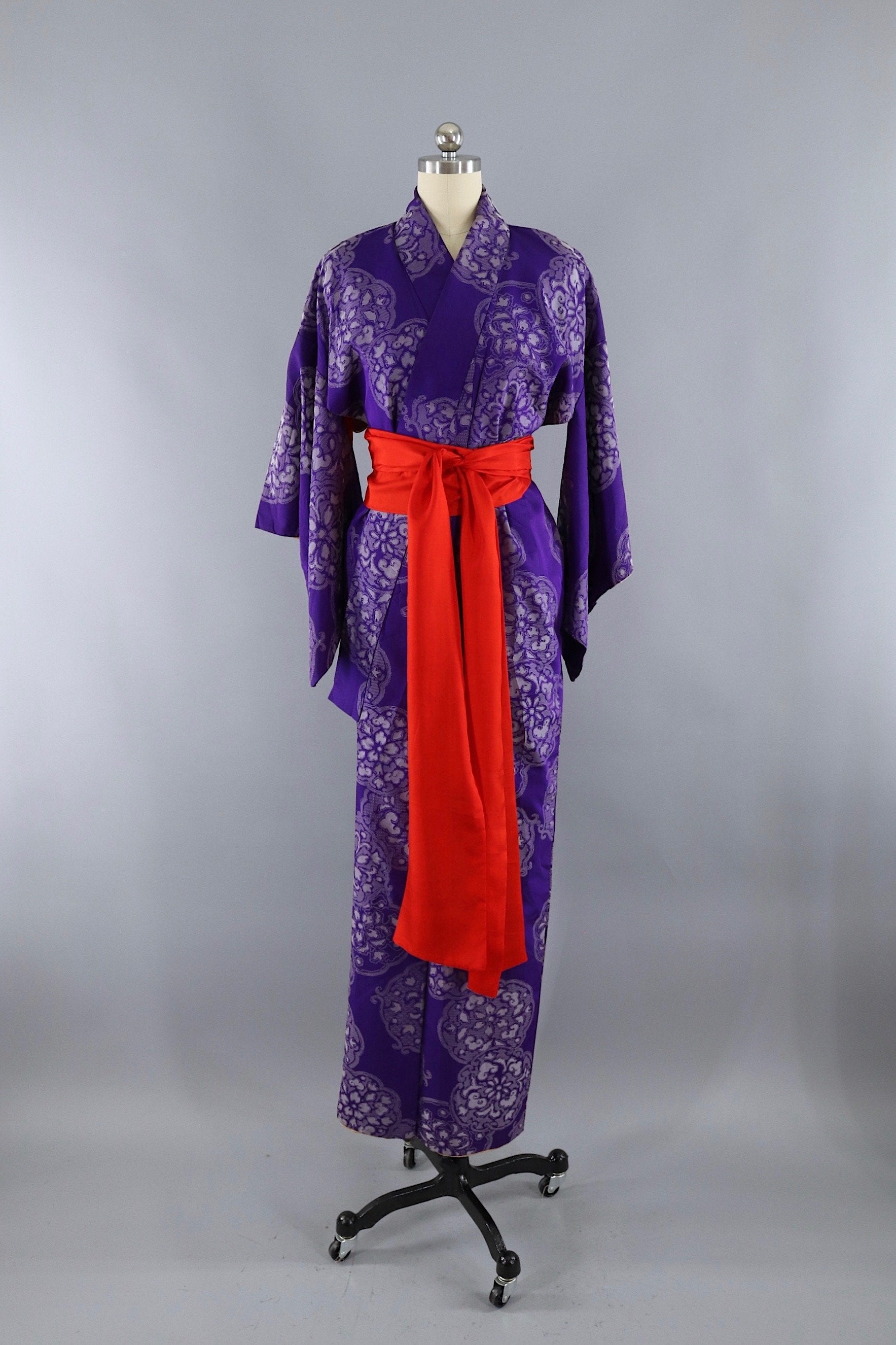 Vintage Silk Kimono Robe / Purple Silver Omeshi – ThisBlueBird