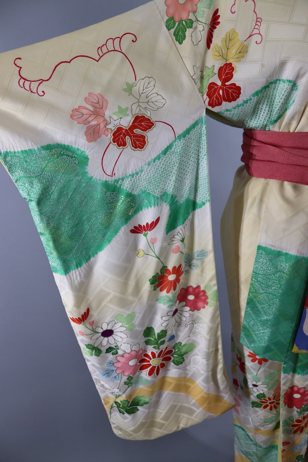 Vintage Silk Kimono Robe / Yellow Ombre Green Floral - ThisBlueBird