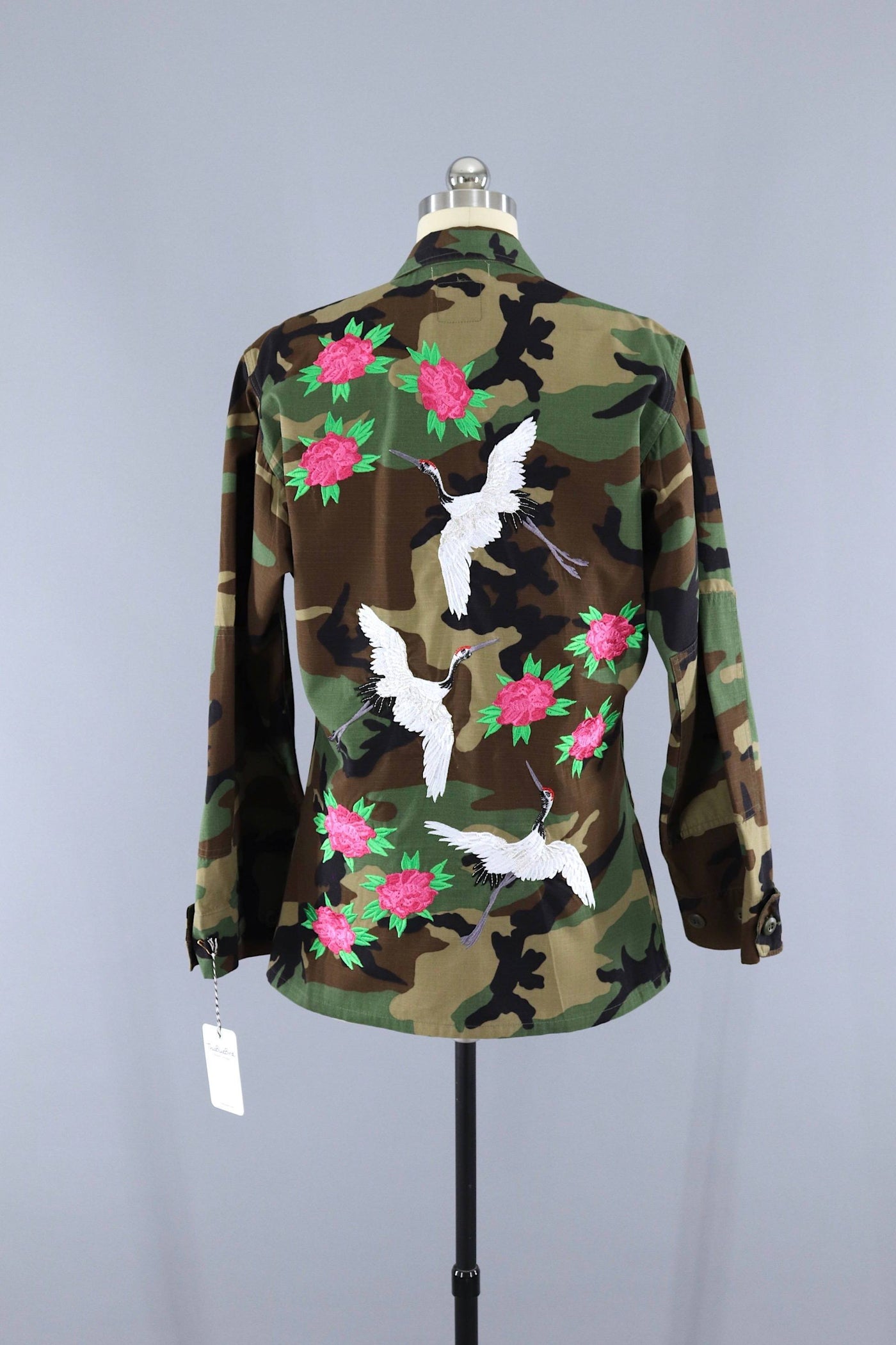 Vintage US Army Embroidered Camo Jacket / Flying Asian Cranes Birds Peony Floral Embroidery - ThisBlueBird