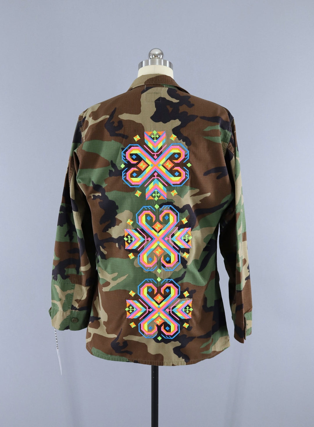 Vintage US Army Embroidered Camo Jacket / NEON Tribal Folk Floral - ThisBlueBird